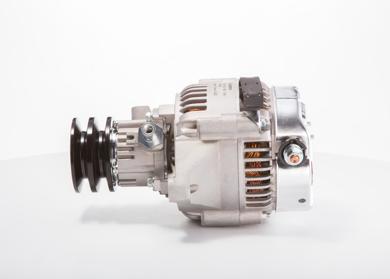 BOSCH F 042 302 156 Lichtmaschine TOYOTA Hilux VI Pickup 3.0 D (LN147, LN152) 91PS 2004