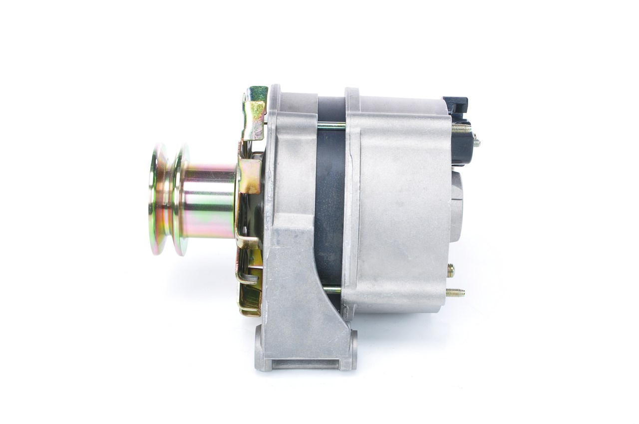 BOSCH 0 120 489 370 Lichtmaschine VW Passat 32B 2.2 Syncro 136 PS