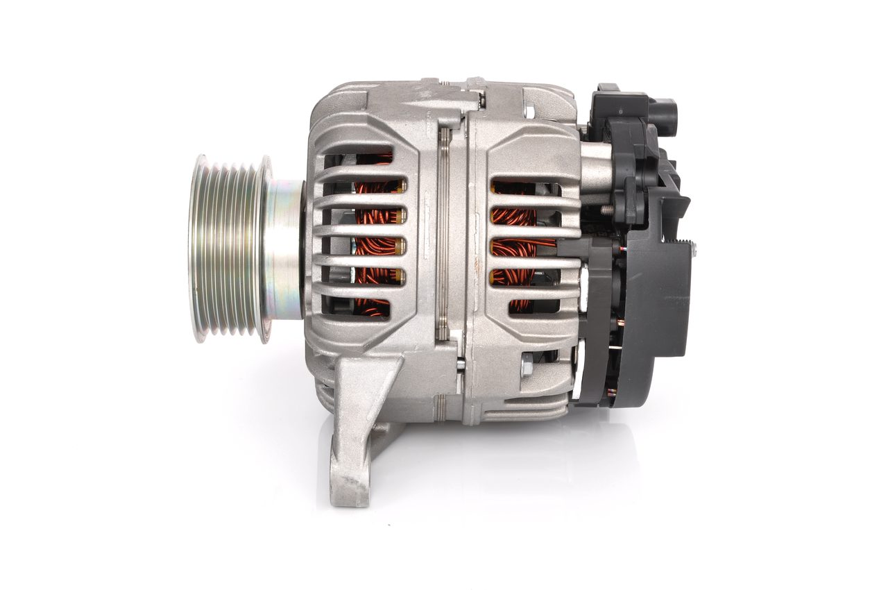 BOSCH 0 124 320 001 Lichtmaschine IVECO Daily III Bus 40 C 11, 50 C 11 106 PS