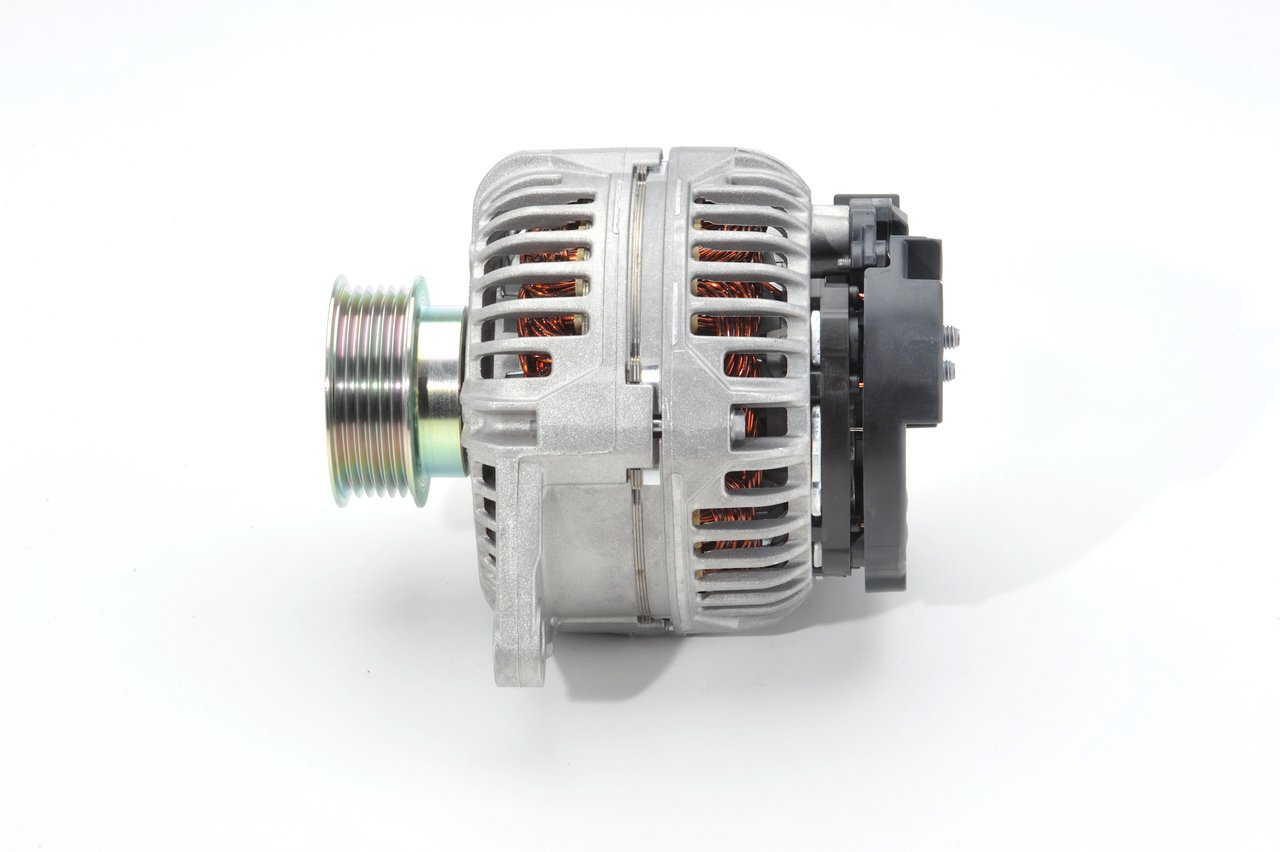 BOSCH 0 124 515 044 Lichtmaschine IVECO Daily III Bus 40 C 11, 50 C 11 106 PS