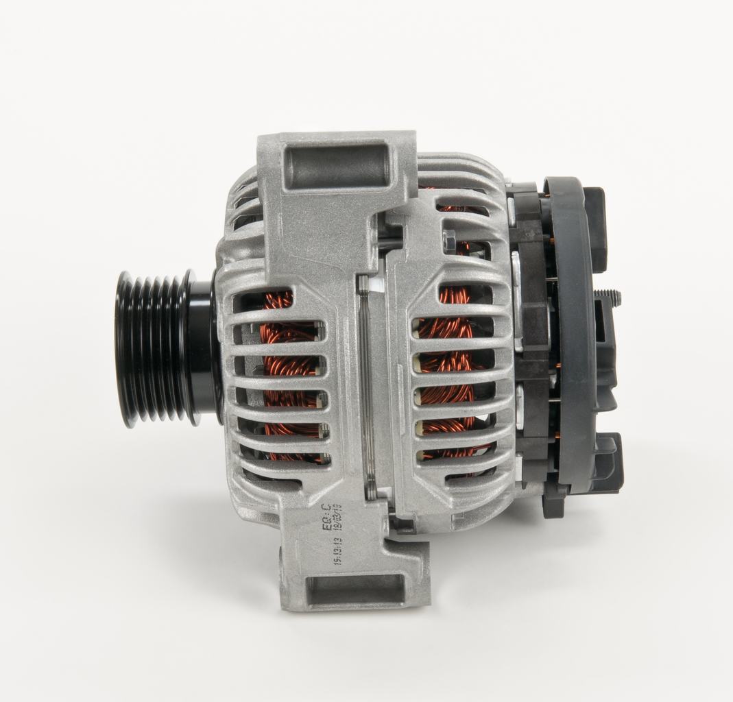 BOSCH 0 124 515 046 Lichtmaschine Mercedes S203 C 200 2.0 Kompressor (203.245) 163 PS M 111.955