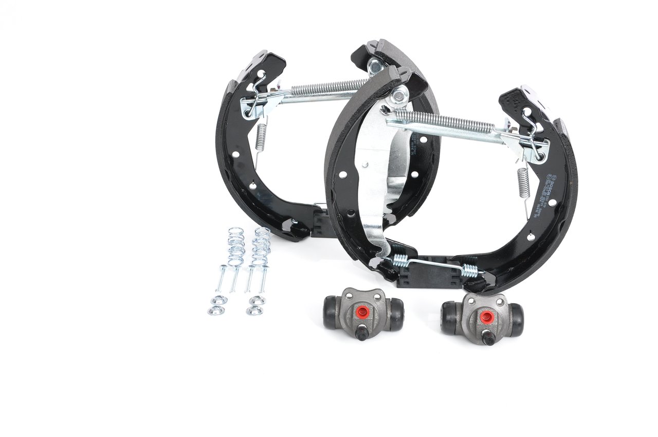 BOSCH 0 204 114 642 Zestaw do hamulców, hamulce bębnowe Opel Astra G CC 1.6 (F08, F48) 84 KM