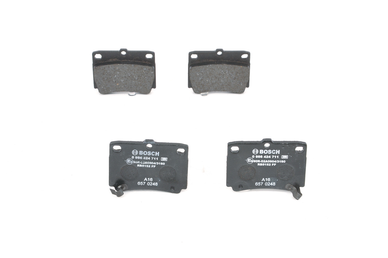 BOSCH 0 986 424 711 Jarrupalat Mitsubishi Pajero V60 2.5 TDi 4WD 133 hv