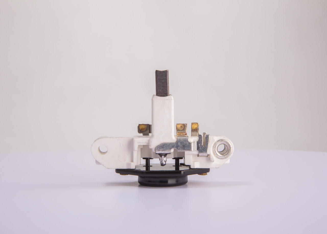 BOSCH 1 197 311 223 Lichtmaschinenregler Passat 3B5 2.3 VR5 Syncro/4motion 150 PS AGZ