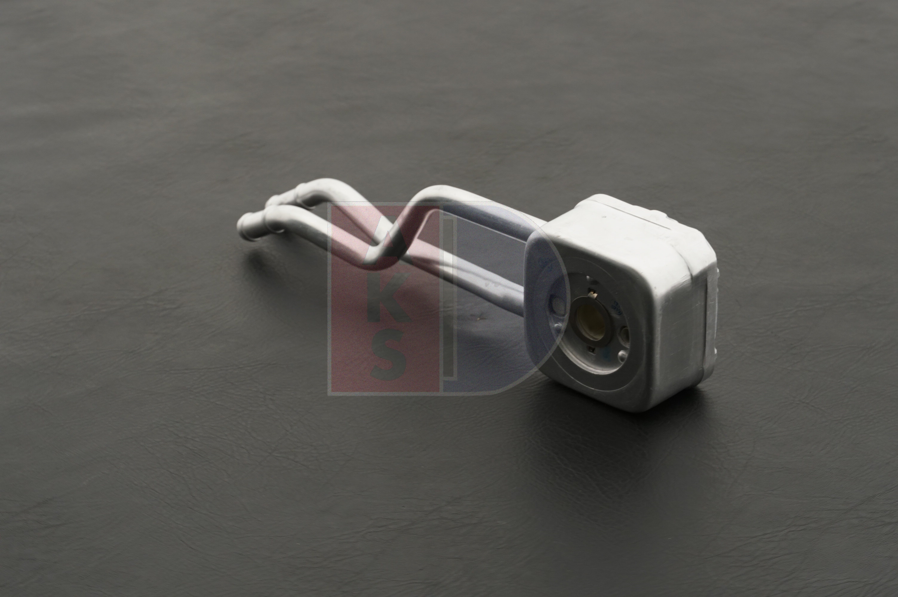 AKS DASIS 046008N Öljynjäähdytin VW Bora Variant 1.6 16V 105 hv AZD