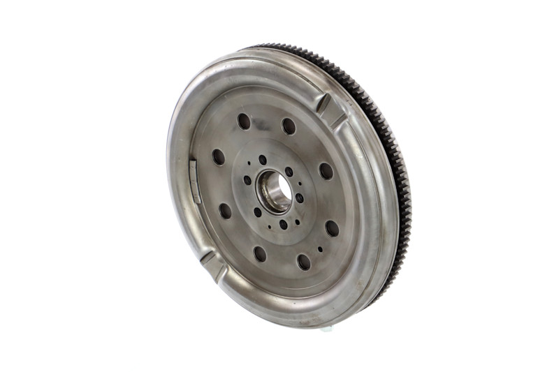 REMANTE 009-001-000010R Vauhtipyörä Passat B6 1.9 TDI 105 hv BXE