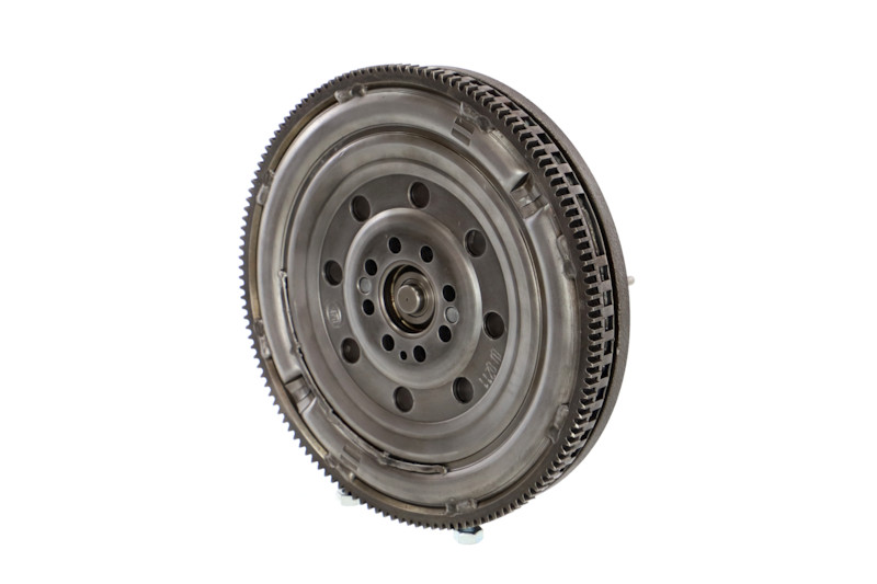 REMANTE 009-001-000024R Volano Passat 3B5 2.8 V6 Syncro/4motion 193 PS ACK