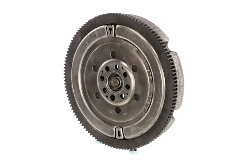 REMANTE 009-001-000025R Vauhtipyörä BMW X3 E83 xDrive30d 3.0 218 hv M57 D30 (306D3)