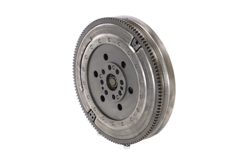 REMANTE 009-001-000035R Vauhtipyörä BMW X3 E83 xDrive 20 d 177 hv N47 D20 C