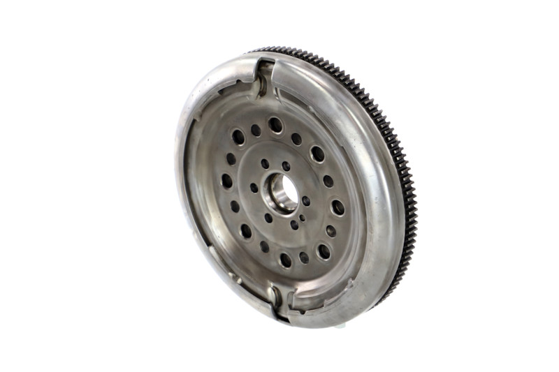 REMANTE 009-001-000054R Vauhtipyörä Passat B6 2.0 TDI 110 hv CBDC