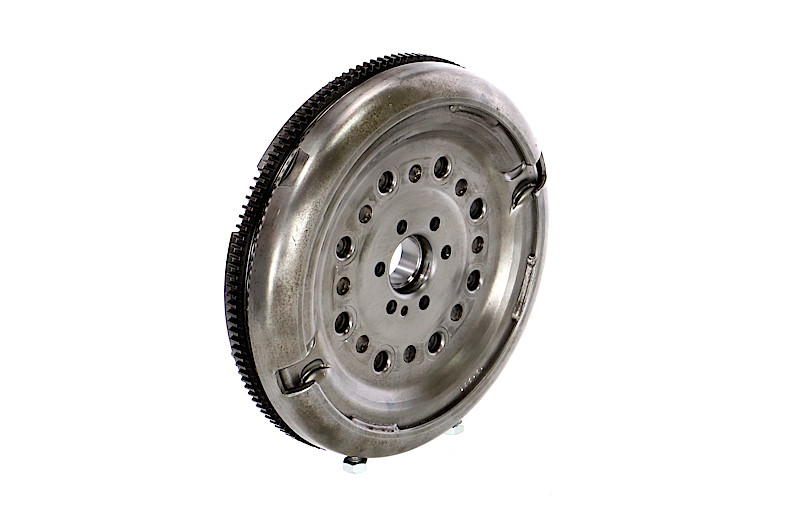 REMANTE 009-001-000093R Vauhtipyörä VW Bora 1J2 1.9 TDI 4motion 150 hv ARL
