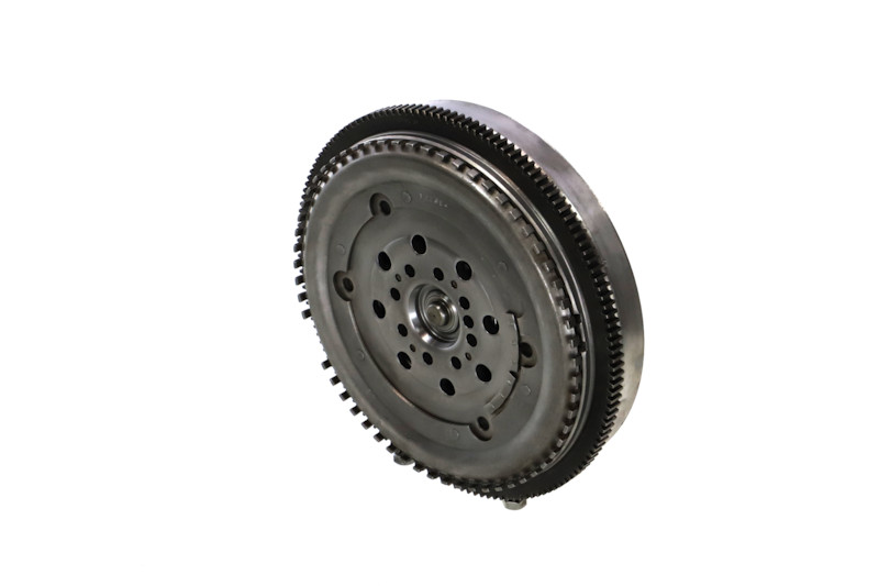 REMANTE 009-001-000100R Volano Mercedes S203 C 200 CDI 2.2 (203.204) 116PS 2006