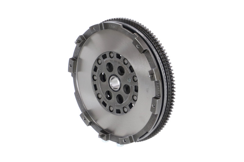 REMANTE 009-001-000154R Volano Opel Antara 07 2.2 CDTi 4x4 163PS 2015