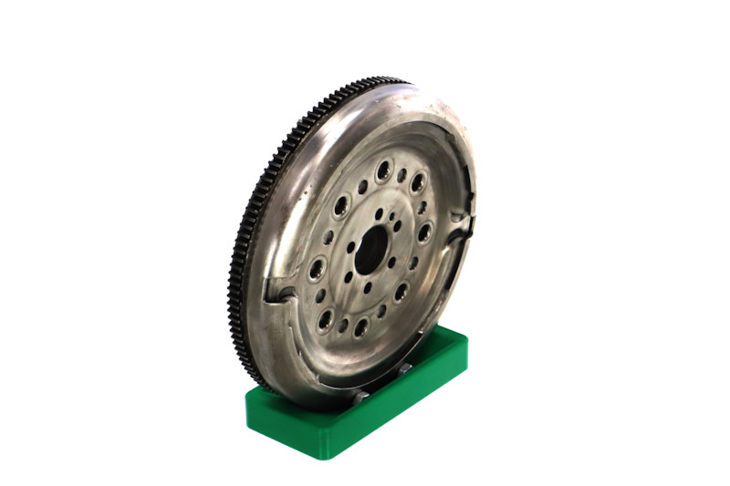 REMANTE 009-001-000169R Volant moteur Audi A3 Berline 1.6 TDI 115CV 2018