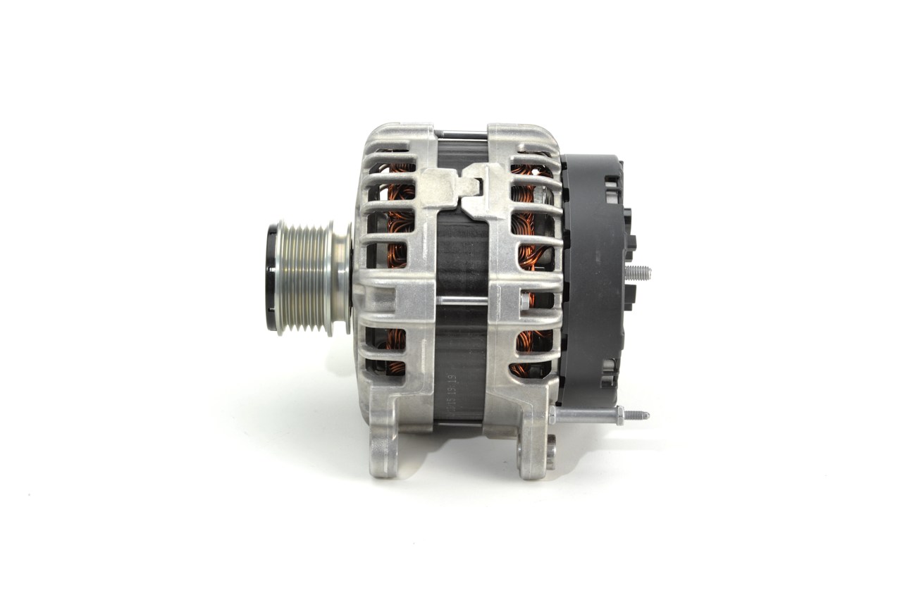 BOSCH 0 125 811 028 Lichtmaschine Passat B6 Variant 1.6 TDI 105 PS