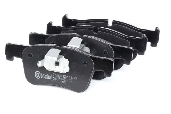 BREMBO P 06 070 Bremsbeläge BMW 3 (G21) Touring 318d 136 PS B47 D20 B
