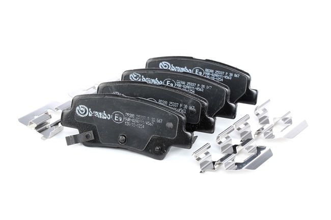 KG MOBILITY BREMBO Brake pad set P 30 067