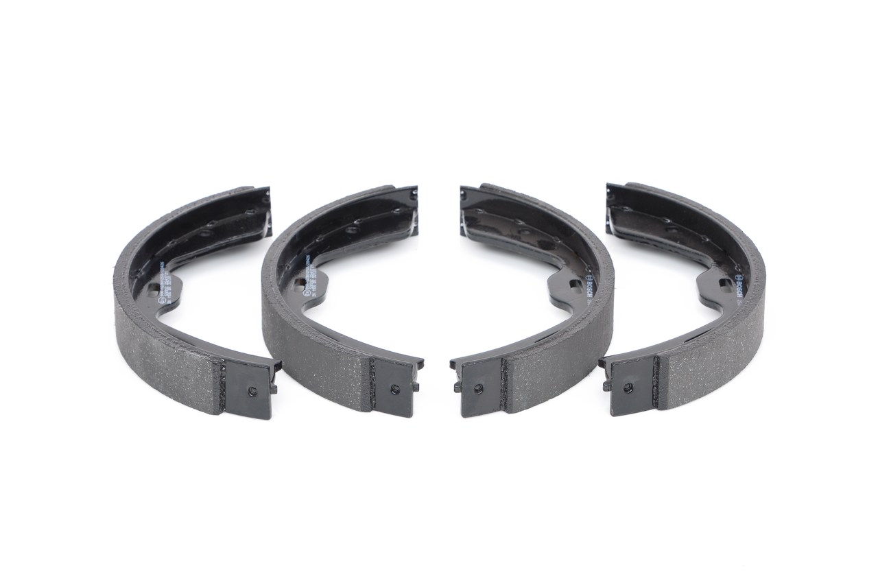 BOSCH 0 986 487 920 Osłona tarczy hamulcowej 4.0 Turbo AWD (9YACF1) 550 KM DCUA